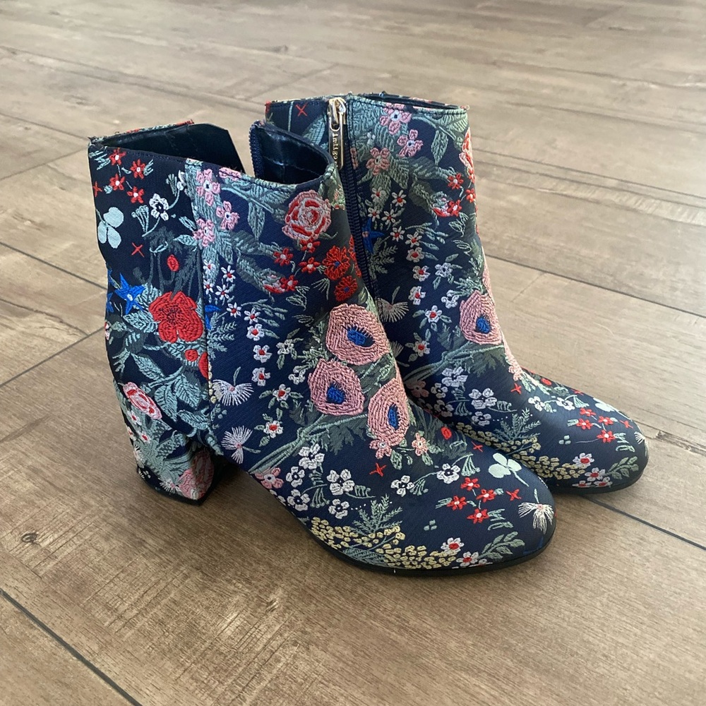 Floral heeled boots